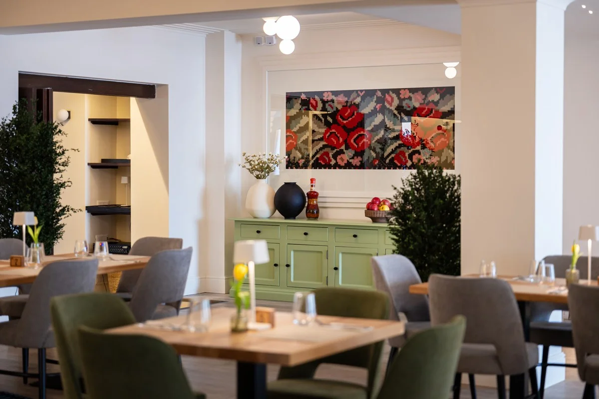 Salonul restaurantului Armonia